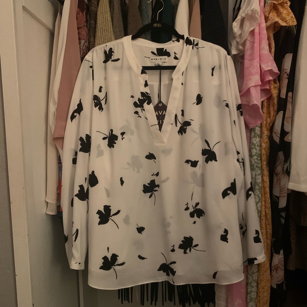 Ava and Viv Long Sleeve Floral Blouse